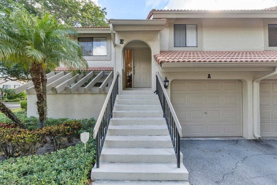 5720 Coach House Circle, Boca Raton FL 33486 - Boca Raton, FL - Photo 1