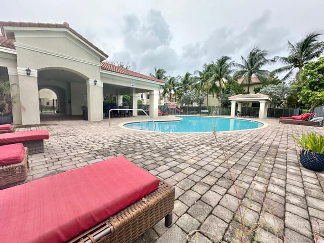 1079 NW 33rd Manor, Pompano Beach FL 33064 - Pompano Beach, FL - Photo 2
