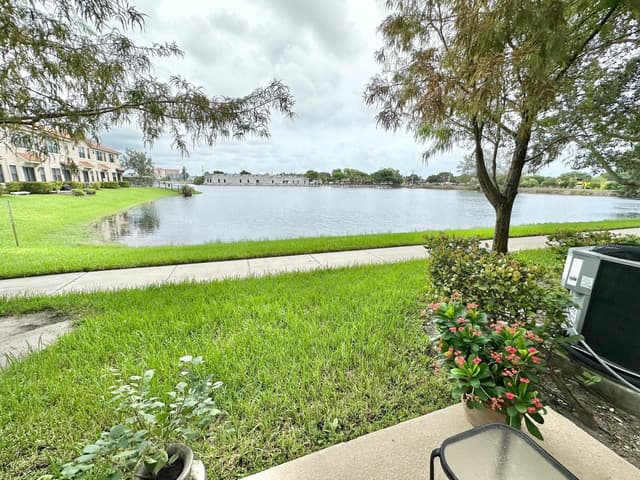 1079 NW 33rd Manor, Pompano Beach FL 33064 - Pompano Beach, FL - Photo 6