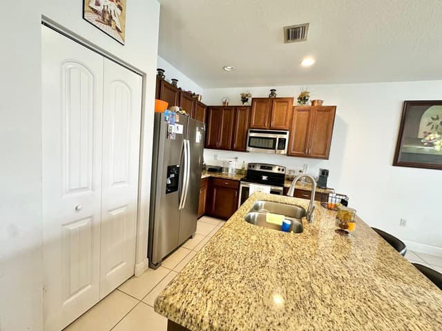 1079 NW 33rd Manor, Pompano Beach FL 33064 - Pompano Beach, FL - Photo 7