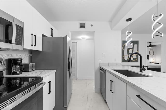 1200 Brickell Bay Dr # 1907, Miami FL 33131 - Miami, FL - Photo 6