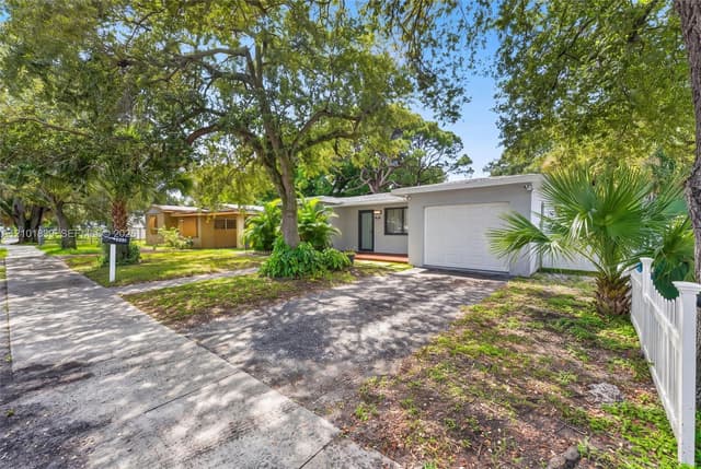 433 NW 15th Way, Fort Lauderdale FL 33311 - Fort Lauderdale, FL - Photo 3