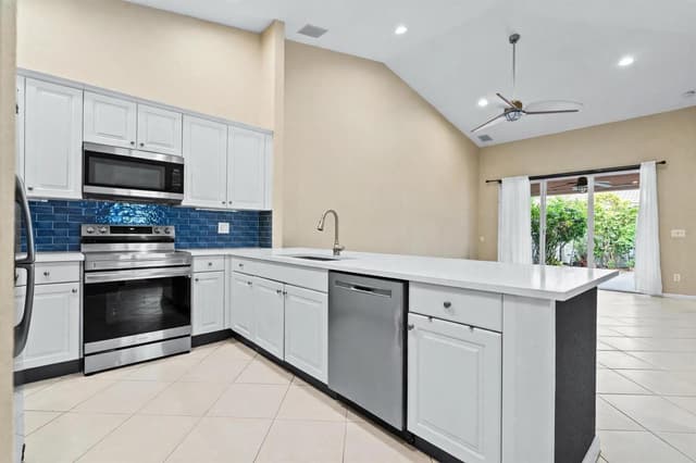 237 CORAL TRACE Court, Delray Beach FL 33445 - Delray Beach, FL - Photo 3