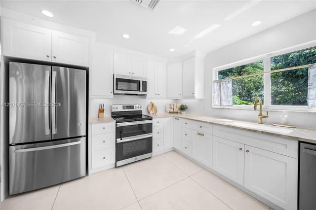 649 Azalea Ct, Plantation FL 33317 - Plantation, FL - Photo 4