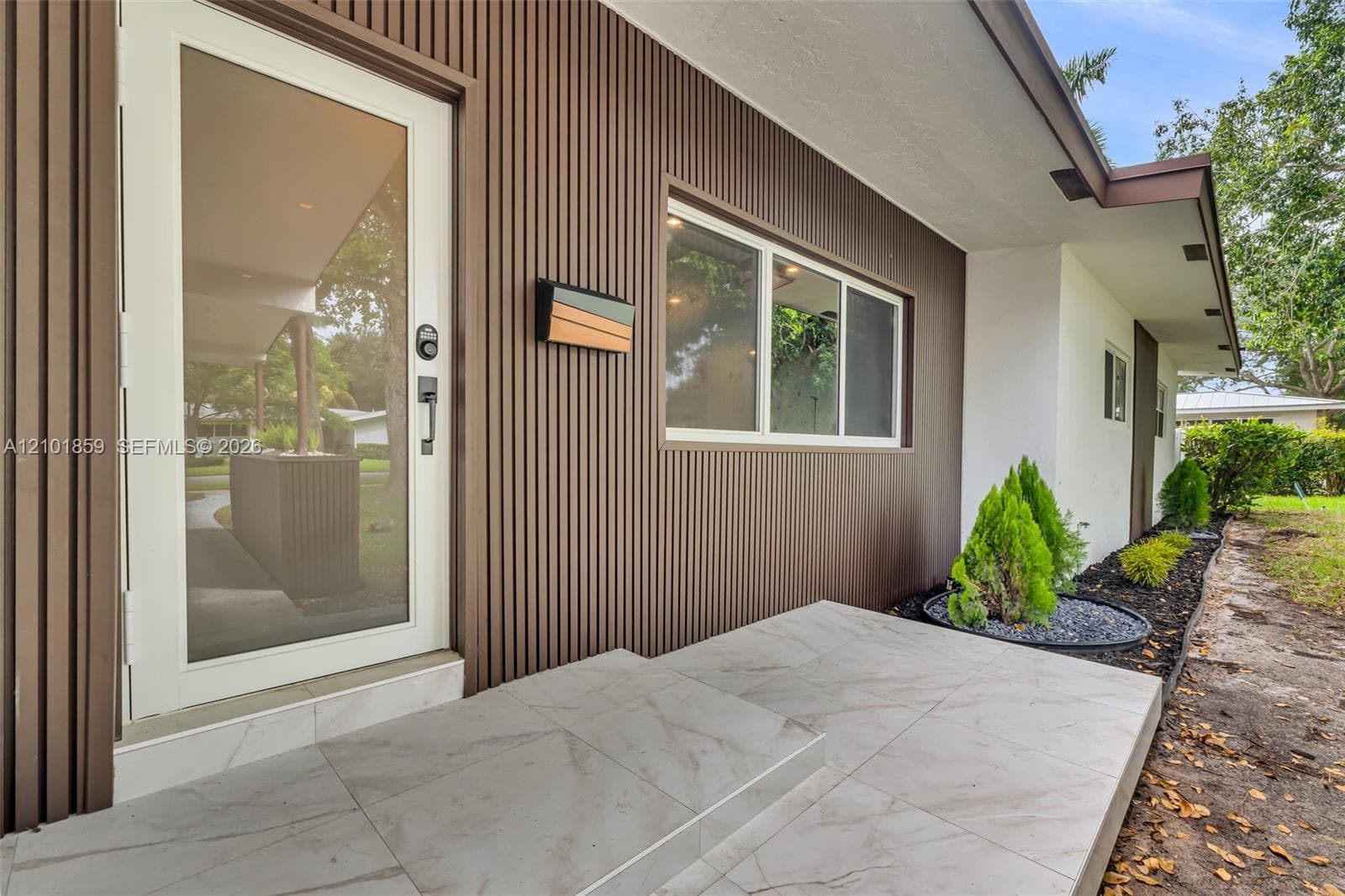 724 Garden Ct, Plantation FL 33317 - Plantation, FL - Photo 1