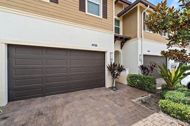 4920 Pointe Midtown Way, Palm Beach Gardens FL 33418 - Palm Beach Gardens, FL - Photo 2