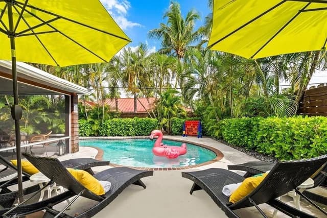 1949 WINDWARD Drive, Lauderdale By The Sea FL 33062 - Lauderdale By The Sea, FL - Photo 2