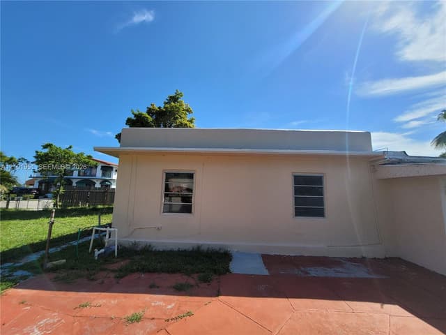 1120 E Le Jeune Road, Hialeah FL 33010 - Hialeah, FL - Photo 3