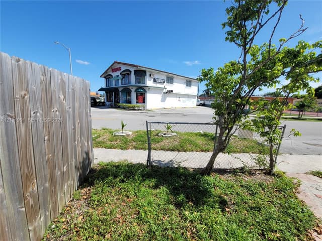 1120 E Le Jeune Road, Hialeah FL 33010 - Hialeah, FL - Photo 4