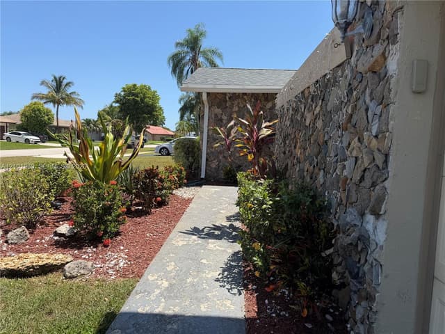 20888 Sugarloaf Ln, Boca Raton FL 33428 - Boca Raton, FL - Photo 3