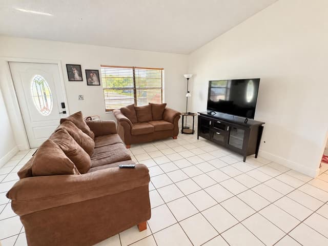 12411 SW 10TH Court, Davie FL 33325 - Davie, FL - Photo 4