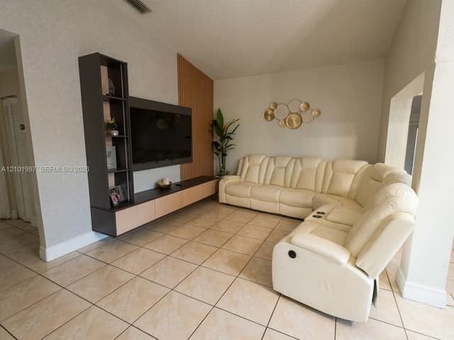 12231 SW 195th Ter, Miami FL 33177 - Miami, FL - Photo 2