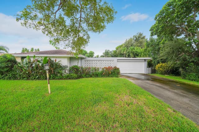1612 42nd Street, West Palm Beach FL 33407 - West Palm Beach, FL - Photo 2