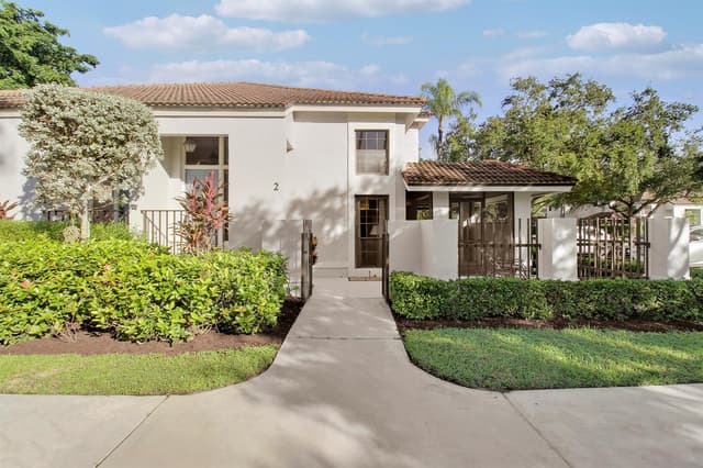 587 Prestwick Circle # 2, Palm Beach Gardens FL 33418 - Palm Beach Gardens, FL - Photo 3
