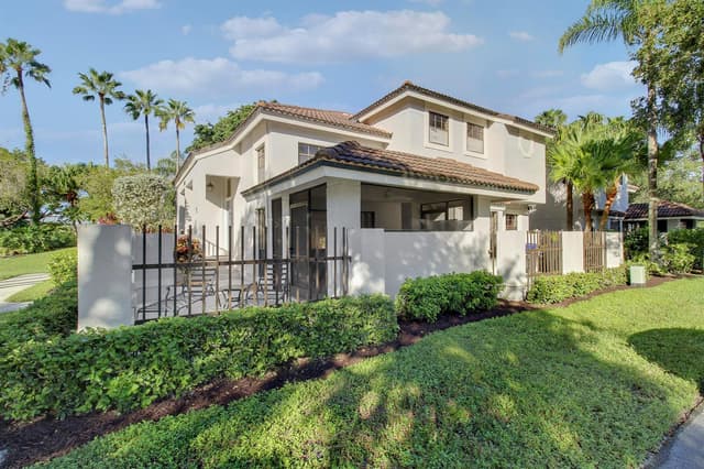 587 Prestwick Circle # 2, Palm Beach Gardens FL 33418 - Palm Beach Gardens, FL - Photo 5