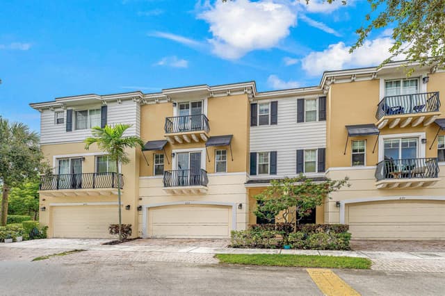673 NW 38th Circle, Boca Raton FL 33431 - Boca Raton, FL - Photo 2