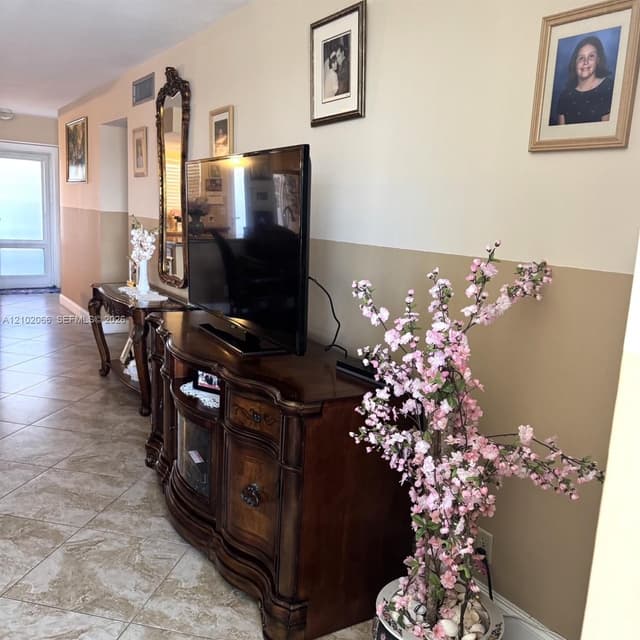 1025 SE 2nd Ave # 301, Dania Beach FL 33004 - Dania Beach, FL - Photo 3