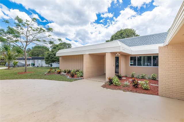 5201 Yellow Pine Lane, Tamarac FL 33319 - Tamarac, FL - Photo 2