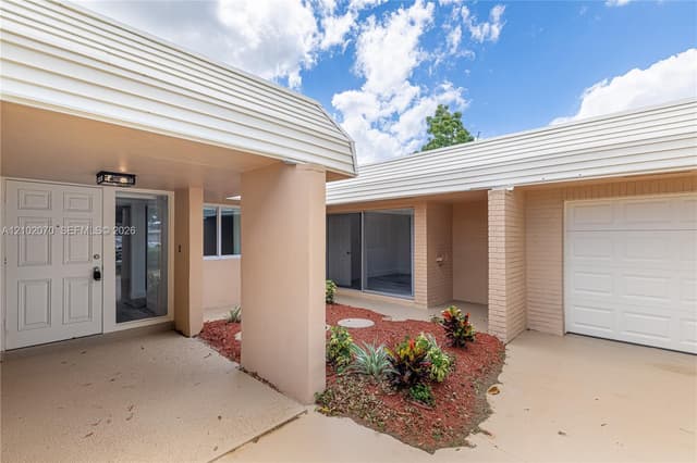 5201 Yellow Pine Lane, Tamarac FL 33319 - Tamarac, FL - Photo 3