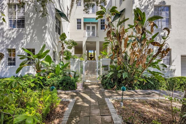 5801 SW 74th Ter # 2, South Miami FL 33143 - South Miami, FL - Photo 2