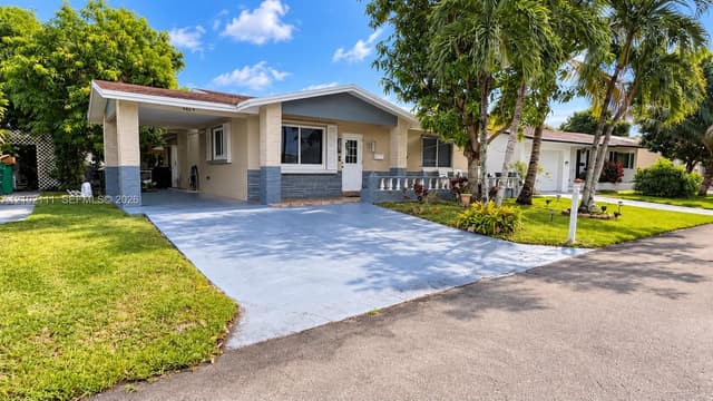 4919 NW 52nd St, Tamarac FL 33319 - Tamarac, FL - Photo 2