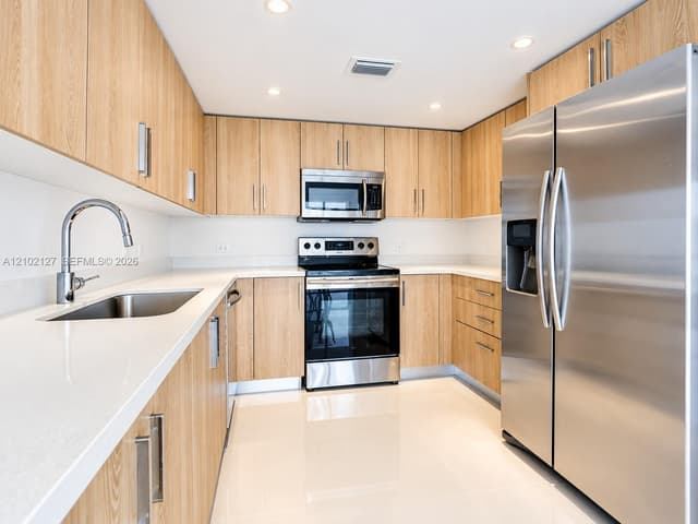 1100 100th St # 302, Bay Harbor Islands FL 33154 - Bay Harbor Islands, FL - Photo 3