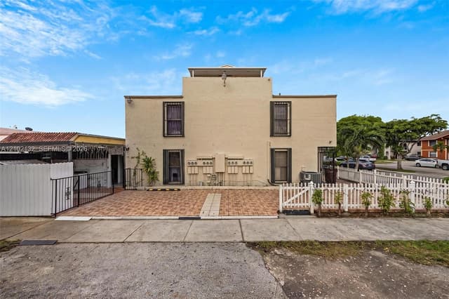 1746 W 58th St # 1746, Hialeah FL 33012 - Hialeah, FL - Photo 3