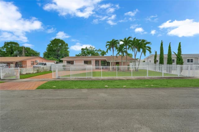 4770 NW 171st St, Miami Gardens FL 33055 - Miami Gardens, FL - Photo 2