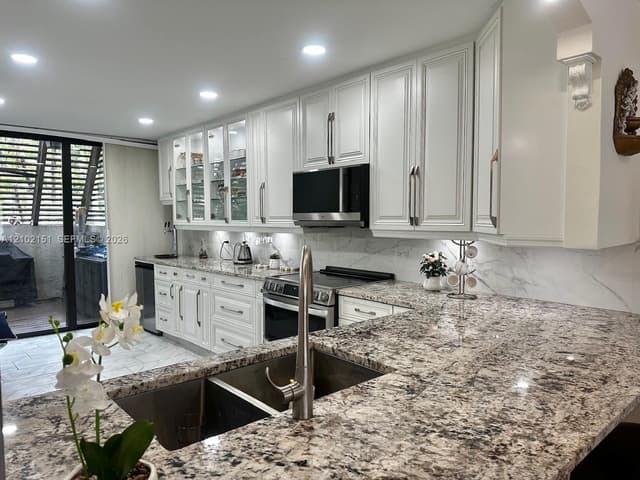 424 Hendricks Isle # 7, Fort Lauderdale FL 33301 - Fort Lauderdale, FL - Photo 4