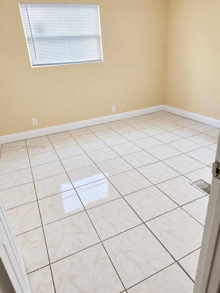3640 NW 39th St, Lauderdale Lakes FL 33309 - Lauderdale Lakes, FL - Photo 1