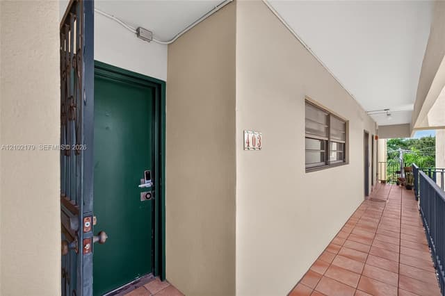 525 Coral Way # 403, Coral Gables FL 33134 - Coral Gables, FL - Photo 3
