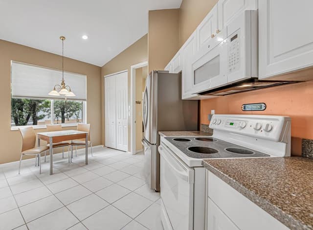 8067 BELLAFIORE Way, Boynton Beach FL 33472 - Boynton Beach, FL - Photo 7