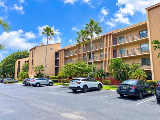 357 N Rock Island Road # 407, Margate FL 33063 - Margate, FL - Photo 2