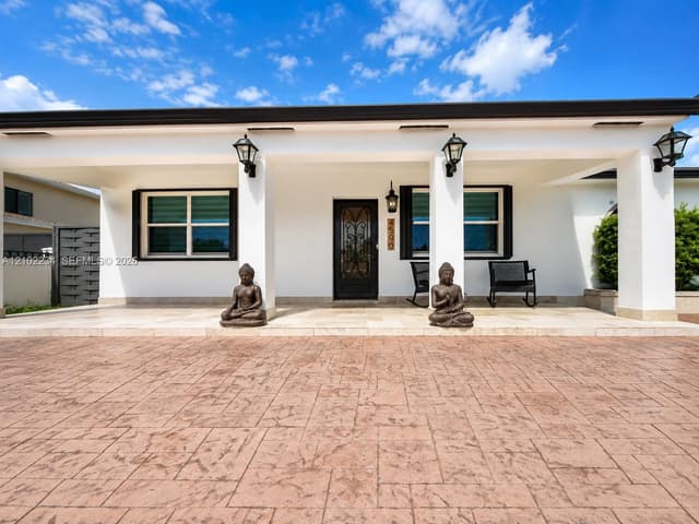 4590 E 9th Ln, Hialeah FL 33013 - Hialeah, FL - Photo 2