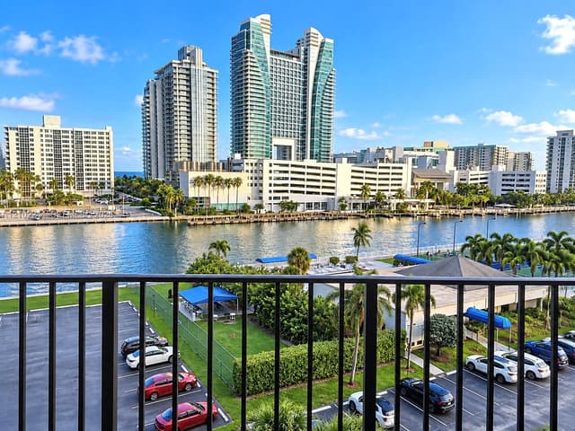 600 Parkview Dr # 722, Hallandale Beach FL 33009 - Hallandale Beach, FL - Photo 6