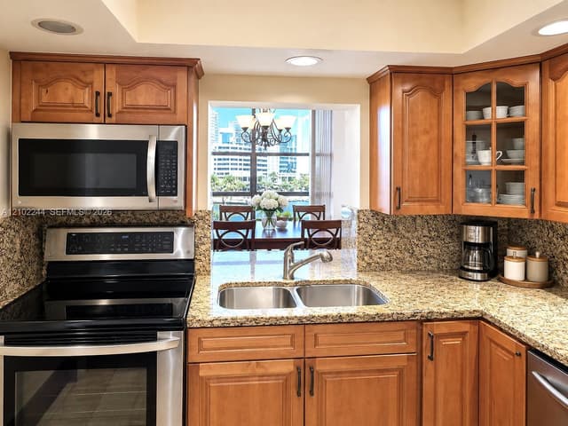 600 Parkview Dr # 722, Hallandale Beach FL 33009 - Hallandale Beach, FL - Photo 7