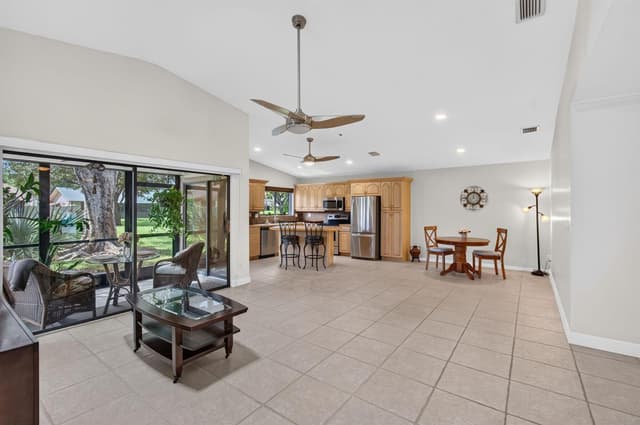 4 Fawlkland Circle, Boynton Beach FL 33426 - Boynton Beach, FL - Photo 3