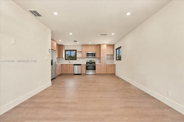 2842 NW 9th Pl, Fort Lauderdale FL 33311 - Fort Lauderdale, FL - Photo 7