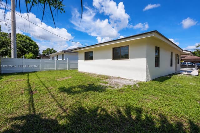 2842 NW 9th Pl, Fort Lauderdale FL 33311 - Fort Lauderdale, FL - Photo 3