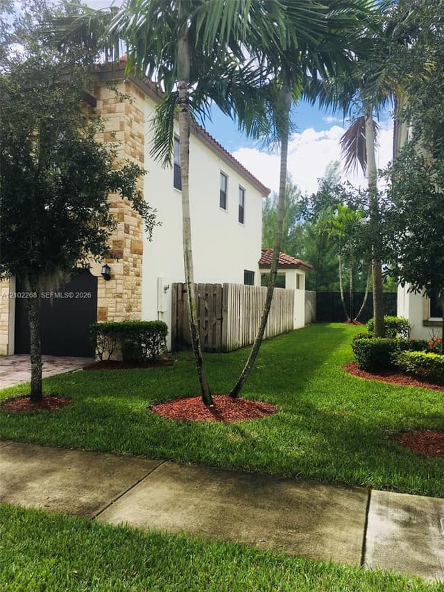 10310 NW 70th Ter, Doral FL 33178 - Doral, FL - Photo 6