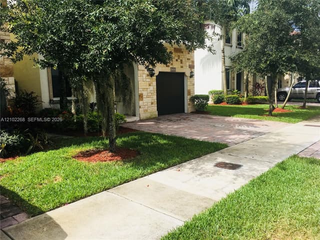 10310 NW 70th Ter, Doral FL 33178 - Doral, FL - Photo 5