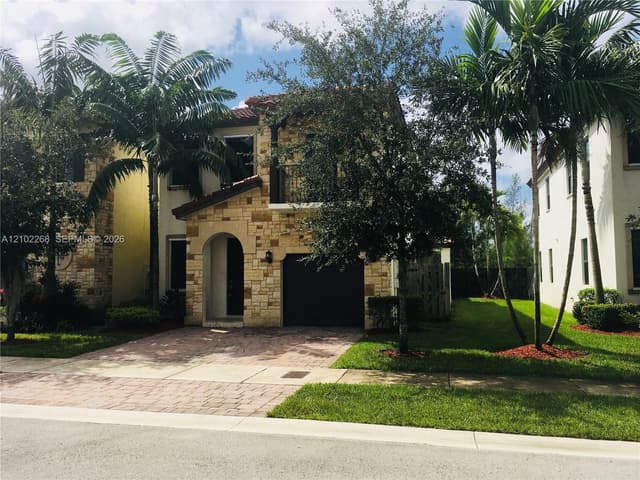 10310 NW 70th Ter, Doral FL 33178 - Doral, FL - Photo 4