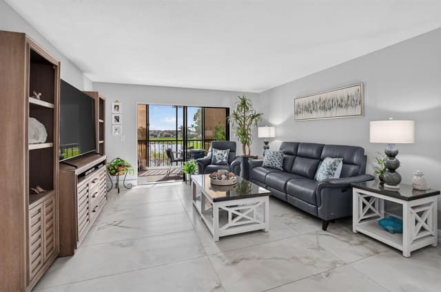 7310 ASHFORD Place # 205, Delray Beach FL 33446 - Delray Beach, FL - Photo 2