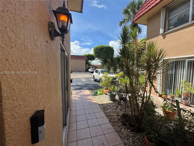 7033 NW 169th St # 7033, Hialeah FL 33015 - Hialeah, FL - Photo 2