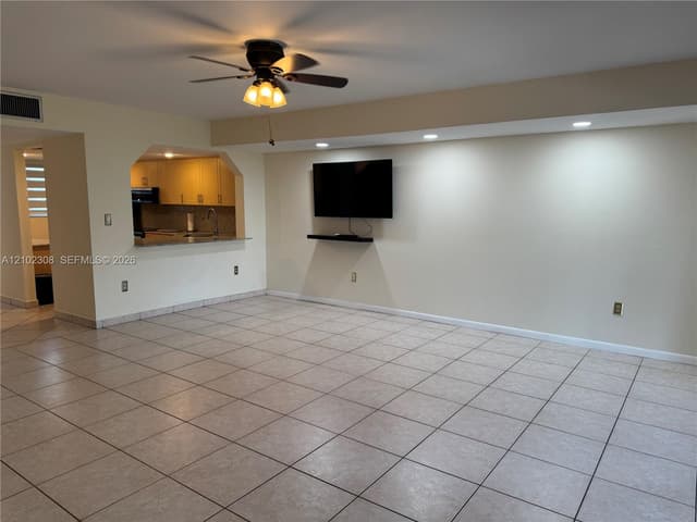 7033 NW 169th St # 7033, Hialeah FL 33015 - Hialeah, FL - Photo 3