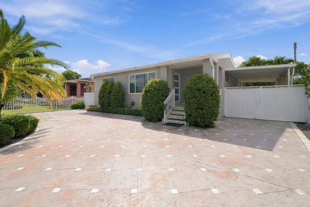 120 W 63rd St, Hialeah FL 33012 - Hialeah, FL - Photo 3