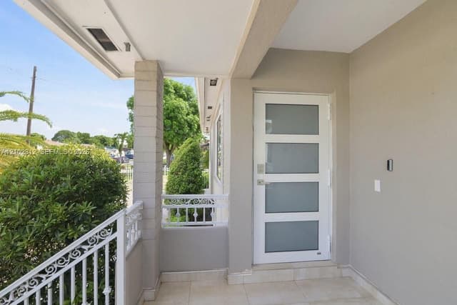 120 W 63rd St, Hialeah FL 33012 - Hialeah, FL - Photo 5