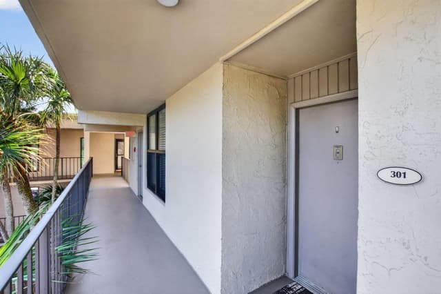 20 ROYAL PALM Way # 3010, Boca Raton FL 33432 - Boca Raton, FL - Photo 6
