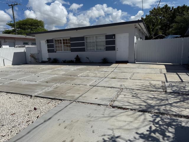 831 NW 24th Ave, Miami FL 33125 - Miami, FL - Photo 3