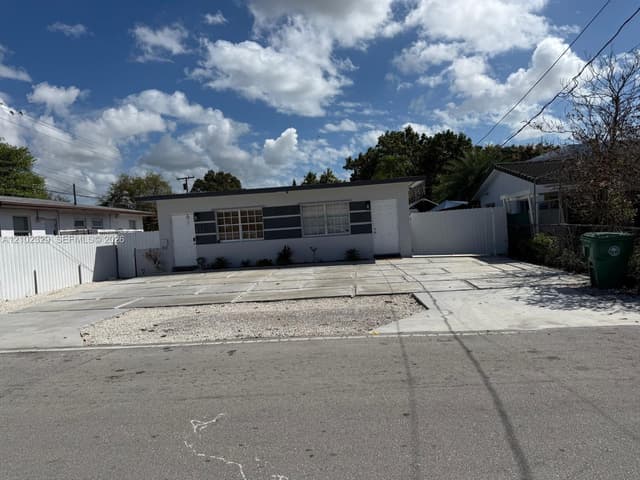 831 NW 24th Ave, Miami FL 33125 - Miami, FL - Photo 4